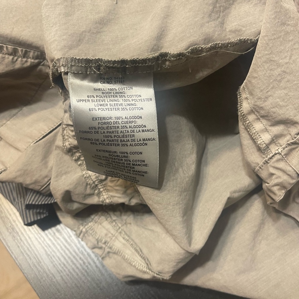 Levi's Stylish Women's Utility Jacket in Tan - Picture 3 of 5